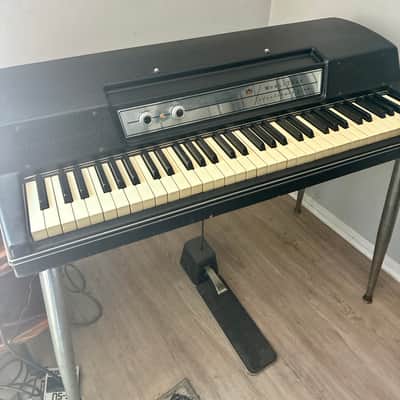 Wurlitzer 200A 64-Key Electric Piano 1974 - 1983 - Black image 9