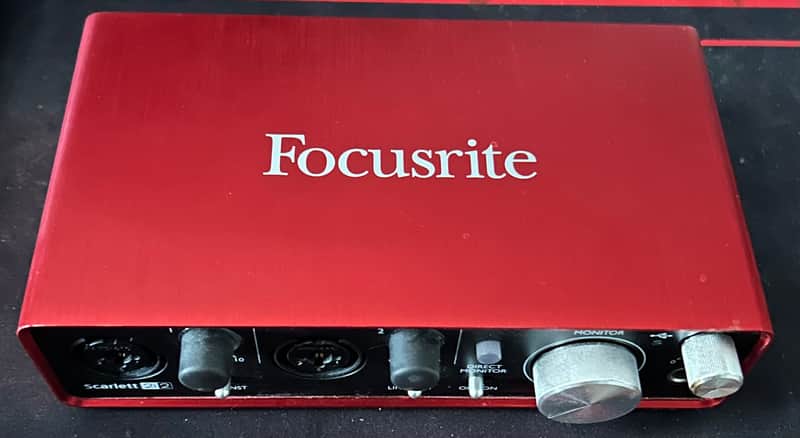 Focusrite Scarlett 2i2 2nd Gen USB Audio Interface 2016 - 2018 - Red / Black image 1