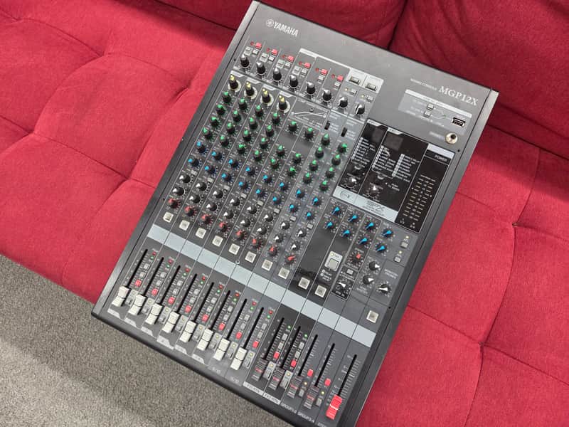 Yamaha MGP12X 12 Channel Analog Mixing Console  - Black image 1