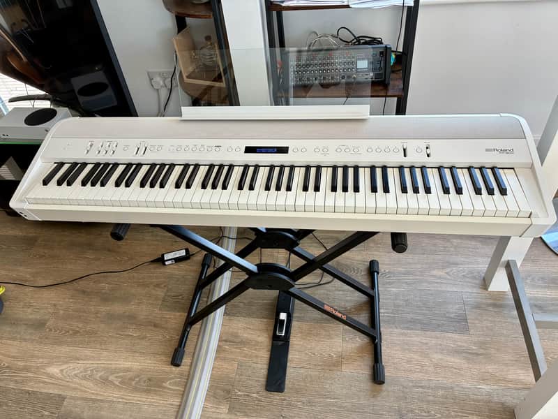 Roland FP-90X Digital Piano with KS-20X Stand, DP-10 Pedal and SC-G88W3 Wheeled Case image 1