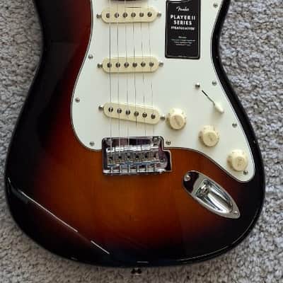 Mint Fender Player II Stratocaster, Rosewood Fingerboard, 3 Color Sunburst - MIM image 1