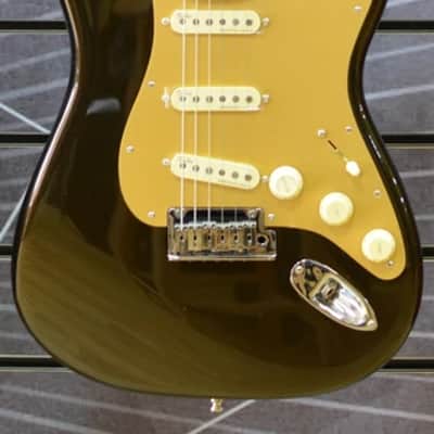 Fender American Ultra Stratocaster Maple Fingerboard Texas Tea with Hard Case B-Stock image 6