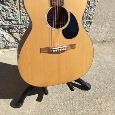 Eastman PCH1-OM Pacific Coast Highway Series Solid Sitka Spruce Top Orchestra Model Natural image 1