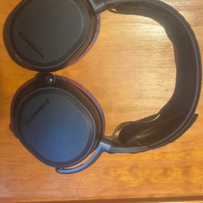 Steelseries Arctis Pro Wireless Gaming Headset image 4