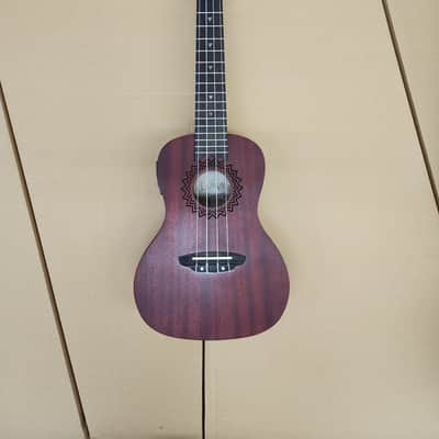 Luna UKE VMC CE RDS Vintage Mahogany Concert Ukulele with Built-In Tuner 2010s - Red Satin image 1