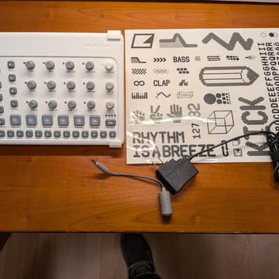 Elektron Model:Samples 2019 - 2020 - White imagen 3