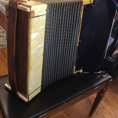 Castelfidardo Piano Accordion - Cream image 2