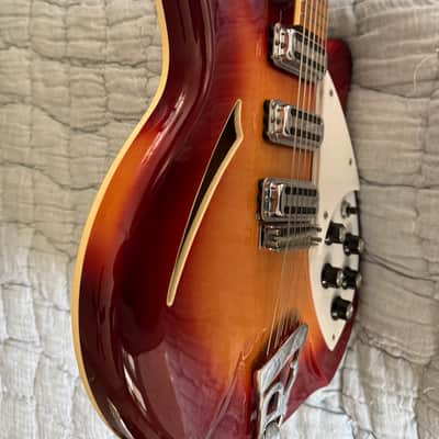 Rickenbacker 370 Roger McQuinn 1989 - red sunburst image 7
