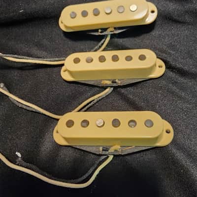 Defter - "Scooped-Mids" - Single Coil / Set of 3 (2020) - Creme Covers (AWESOME!!!) image 2
