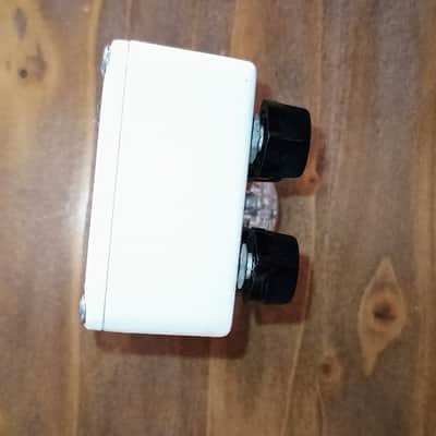 Xotic RC booster v1 2000 - white image 7
