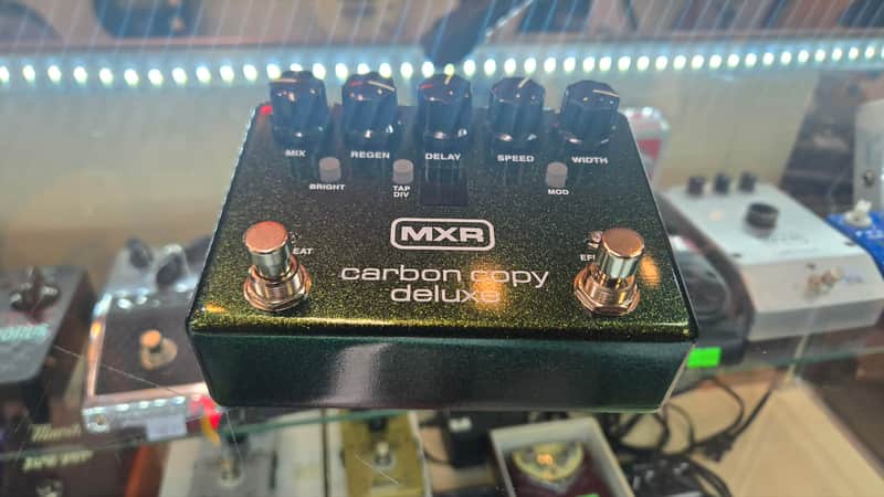 MXR Carbon Copy Deluxe