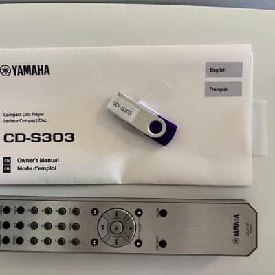 Yamaha CD-S303 Professional Quality Audiophile CD Player - Near Mint image 4