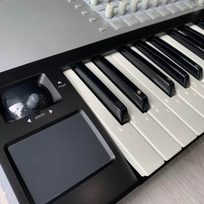Novation ReMOTE 61 SL MIDI Controller 2006 Keyboard image 6