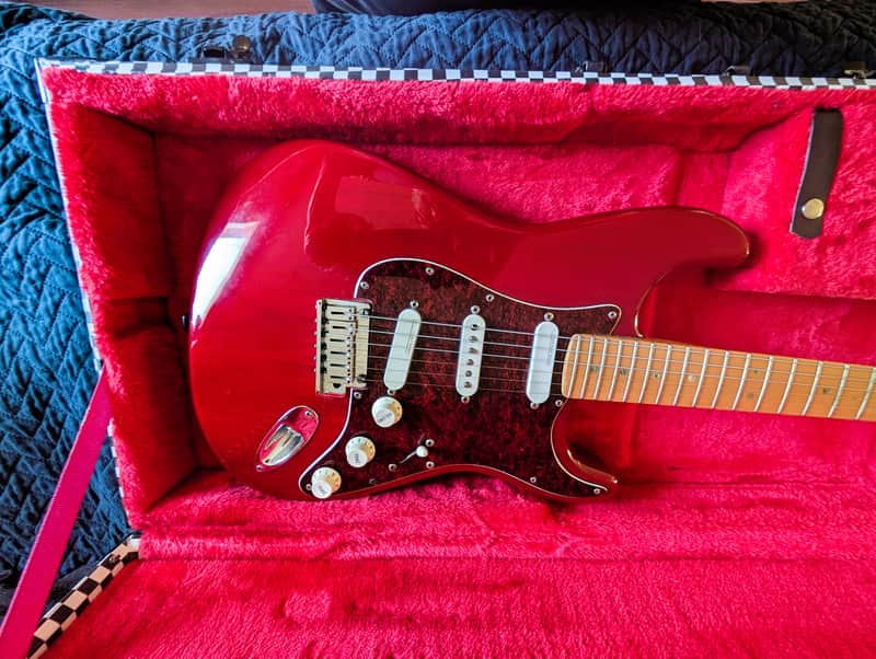Fender American Deluxe Stratocaster with Maple Fretboard