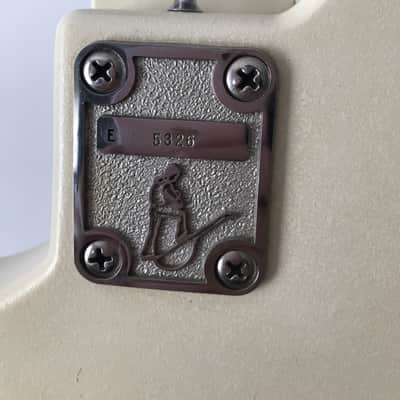 Ovation Breadwinner White image 12
