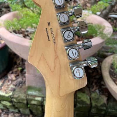 Fender Stratocaster 2010s - Surf Green, Rosewood Fingerboard image 8