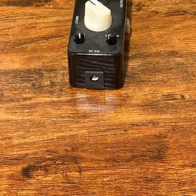 Mooer Trelicopter Tremolo Guitar Effect Pedal 2010s Black image 2