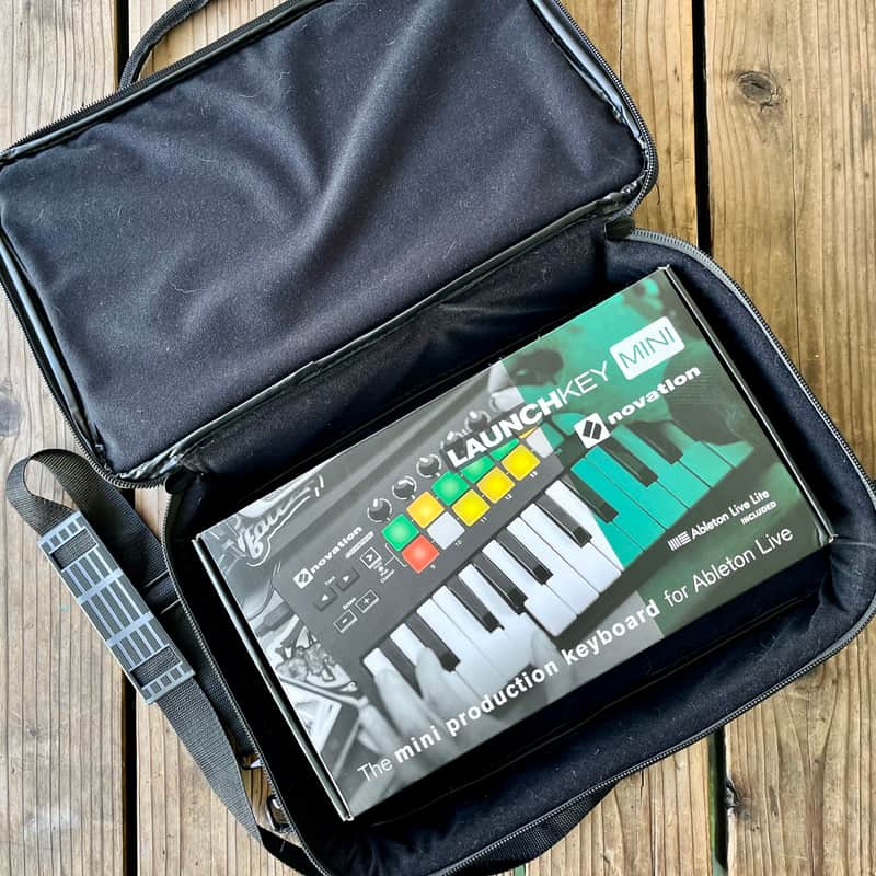 Novation Launchkey Mini MKII MIDI Keyboard Controller with Gator Case image 1