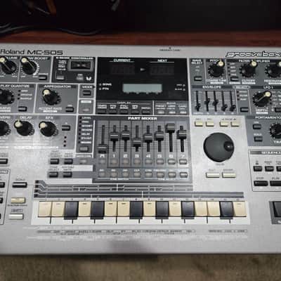 Roland MC-505 Groovebox 1998 - 2002 - Gray with 4Mb Compact Flash Card