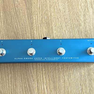 Darkglass Electronics Alpha Omega 500-Watt Bass Amp Head w/ Super Intelligent Footswitch image 6