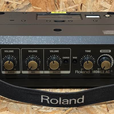 Pre Owned Roland Mobile AC Acoustic Chorus Amp Inc. Carry Bag & Box image 3