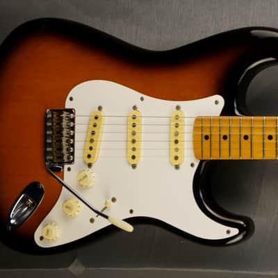 FENDER Stratocaster ST'57 2005 - 2TS Sunburst - Japan Import image 3