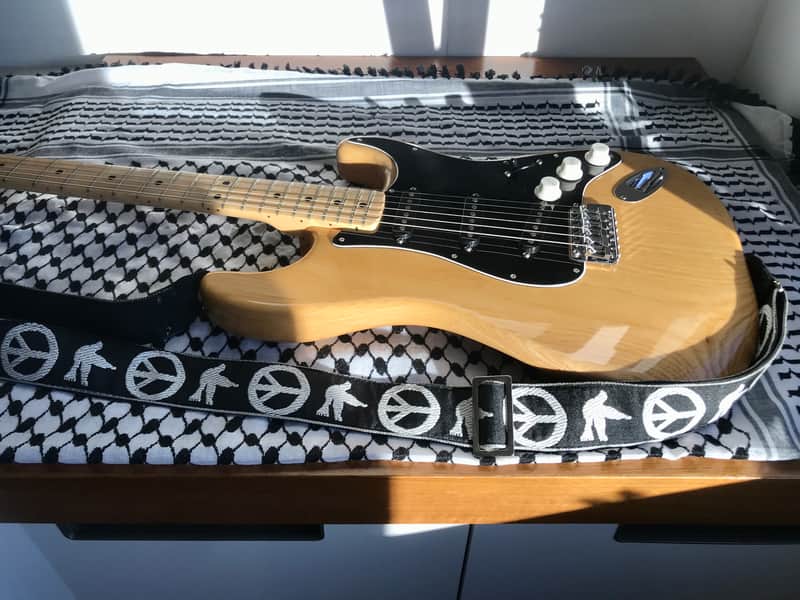 Immaculate Fender Stratocaster 1976 Natural image 1