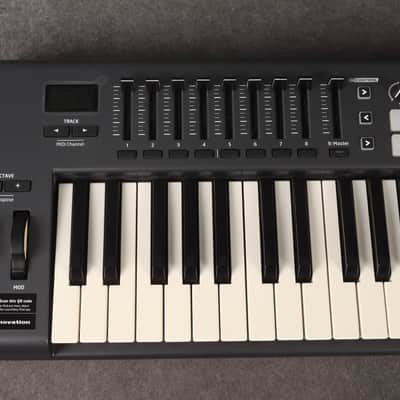 Novation Launchkey 61 Midi Keyboard Controller - 2nd Hand image 8