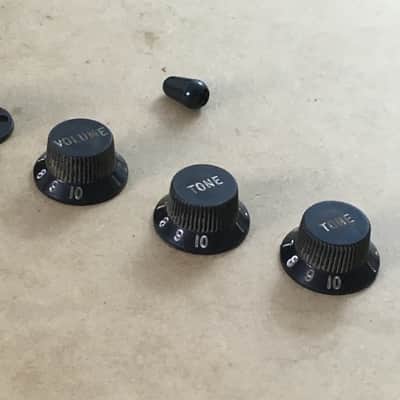 Fender Vintage Reissue Black Relic Knobs Strat Pickup Covers Back Plate Guitar Tremolo Cover Complete Set image 4