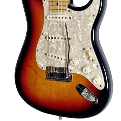 2000 Fender Custom Shop Classic Stratocaster 3-Tone Sunburst Birdseye Maple Neck image 3