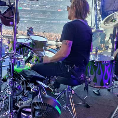 Rikki Rockett's Poison 2022 Stadium Tour DW 6-Piece Drum Set, Green/Silver Sparkle Flame. SIGNED! image 2