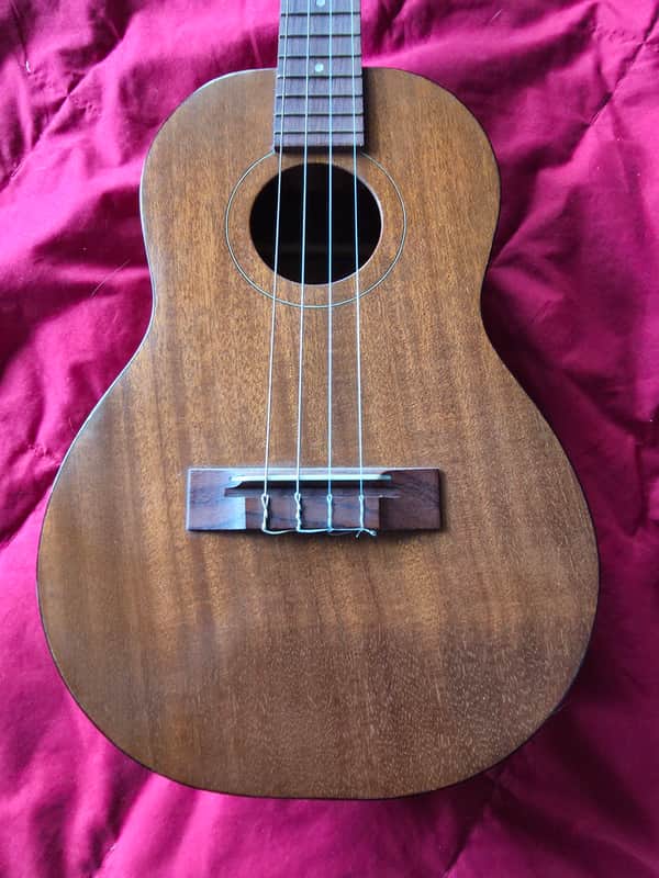 Harmony Baritone Ukulele 1960’s Mahogany, Excellent Condition, with new Crossrock gig bag image 1