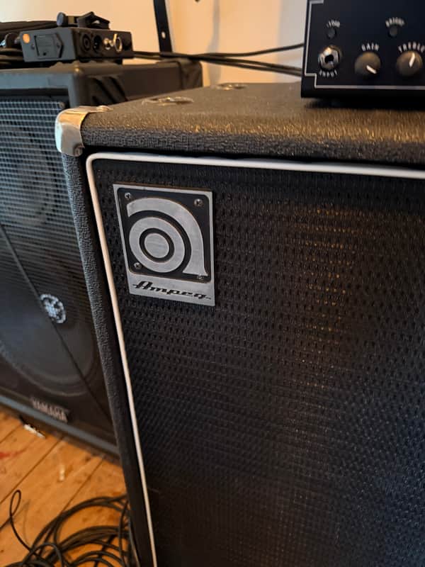 Ampeg SVT-410HLF Classic Series 500-Watt 4x10" Bass Speaker Cabinet 2007 - Present - Black image 1