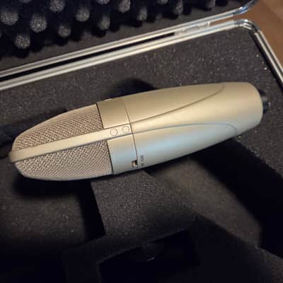 Shure KSM32 / SL Medium Diaphragm Cardioid Condenser Microphone 1998 - Present - Champagne image 5
