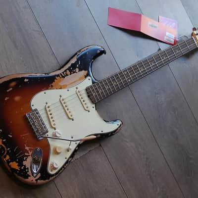 FENDER Mike McCready Signature Stratocaster 3-Color Sunburst Relic, HARDCASE, 3, 38 KG image 1