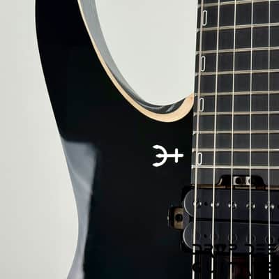 Infinia Neptune Headless Electric Guitar w/ Bag - Solid Lunar Black image 5