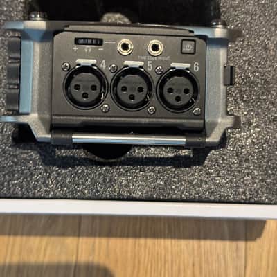 Zoom F6 Multitrack Field Recorder 2010s - Black image 3