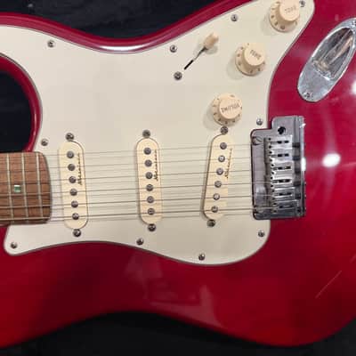 Fender American Deluxe Stratocaster with Rosewood Fretboard 1999 - 2001 - Crimson Transparent image 2