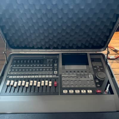 Roland VS-1680 MINT w case and accessories image 3