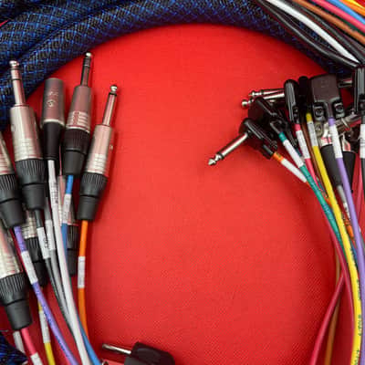 SylviaTone Electronics Custom pedalboard snake loom image 5