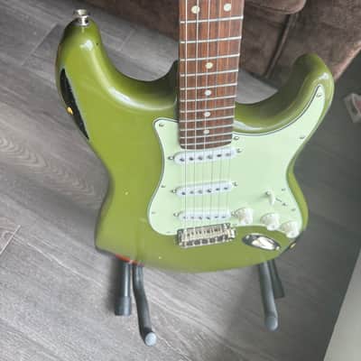 MJT Stratocaster 2024 - Olive Drab over 3 tone Sunburst image 4