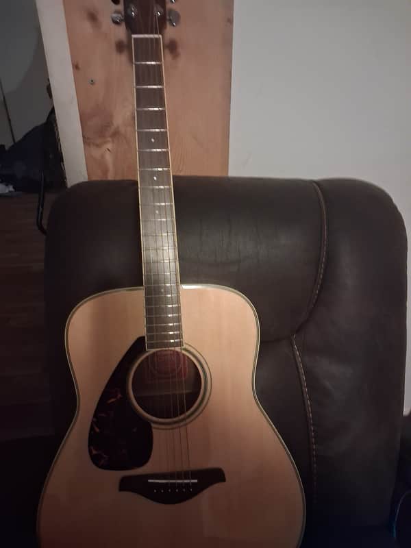 Yamaha FG720SL