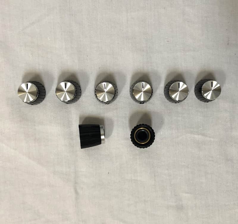 Marshall-Style Amp Knobs - Silver image 1