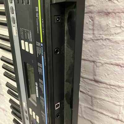 Yamaha PSR-E243 61-Key Electronic Keyboard image 8