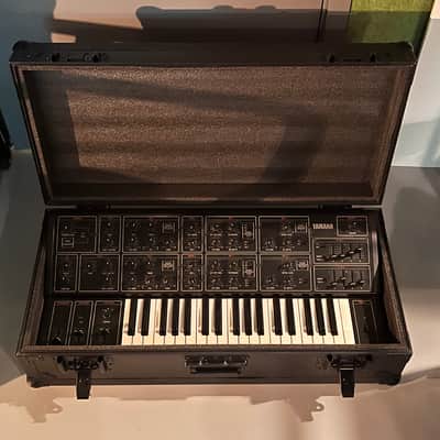 Yamaha CS-15 Duophonic Synthesizer 1978 - 1982 - Black