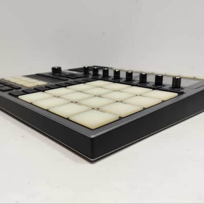 Native Instruments Maschine+ HW Standalone Production Studio Workstation 2020's - Silver / Black image 6
