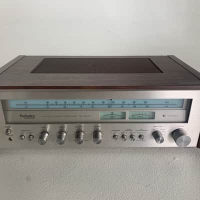 1977 Technics SA-5270 vintage silver face AM/FM stereo receiver with dedicated turntable input image 1
