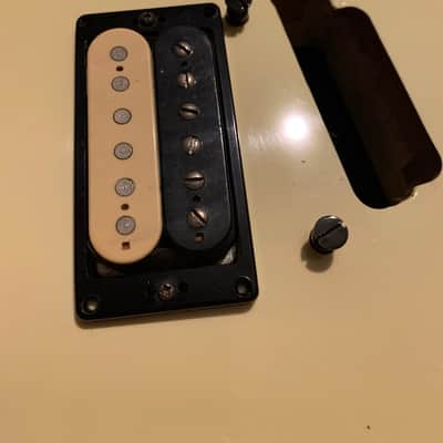 Kramer USA Baretta 1986 - Cream w. matching headstock (Rare) image 15