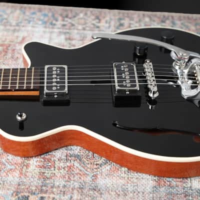 Grez Mendocino Black / Natural w/ Dynasonic Pickups & TK Smith vibrato image 3