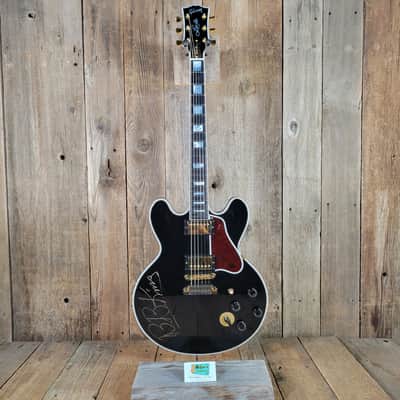 Gibson BB King Lucille Signature 2004 Signed by BB King with Pictures - Black image 2